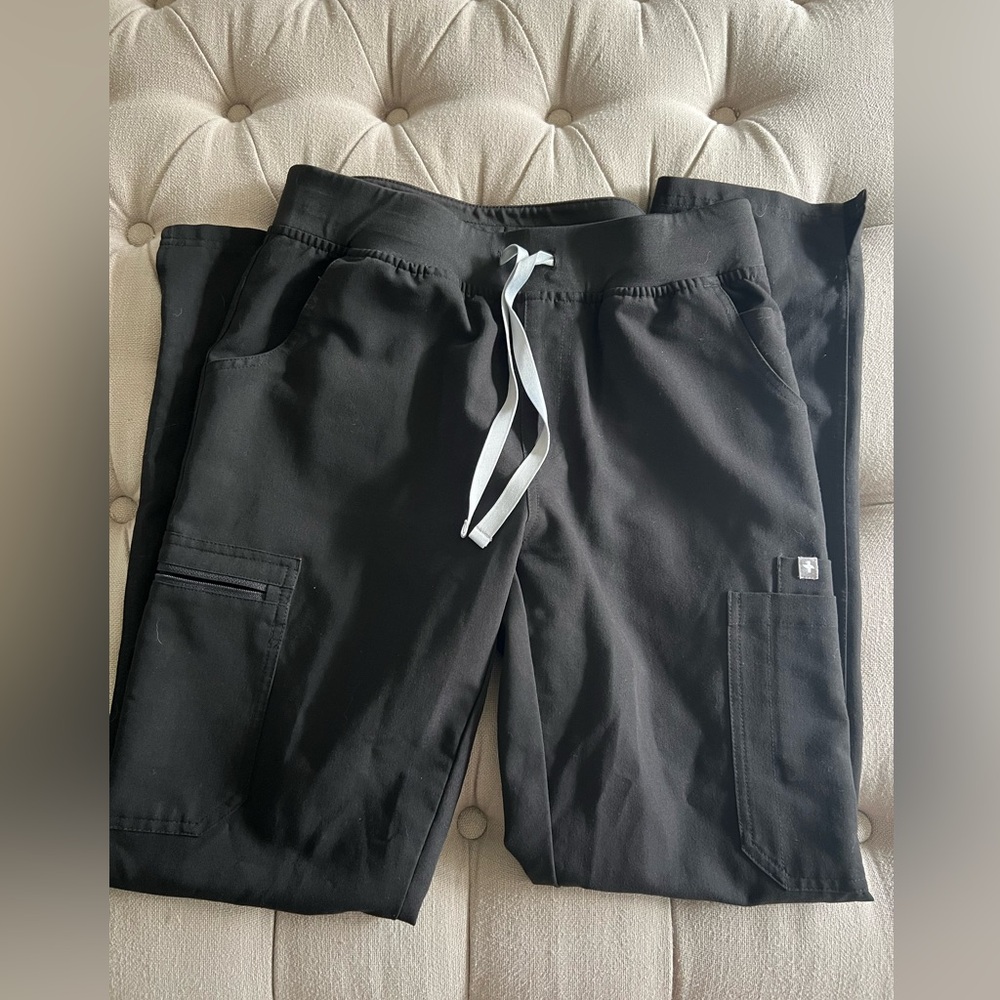 Figs yola skinny scrubs 2.0 black size small